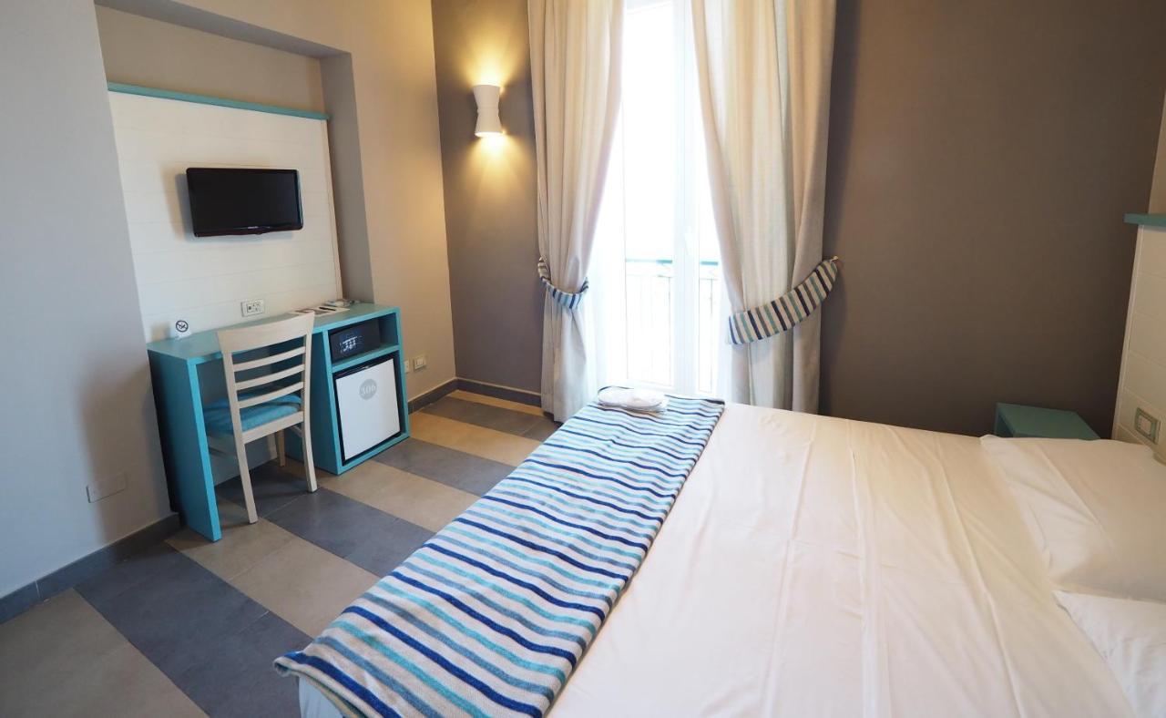 Hotel La Spiaggia Μοντερόσο αλ Μάρε Εξωτερικό φωτογραφία