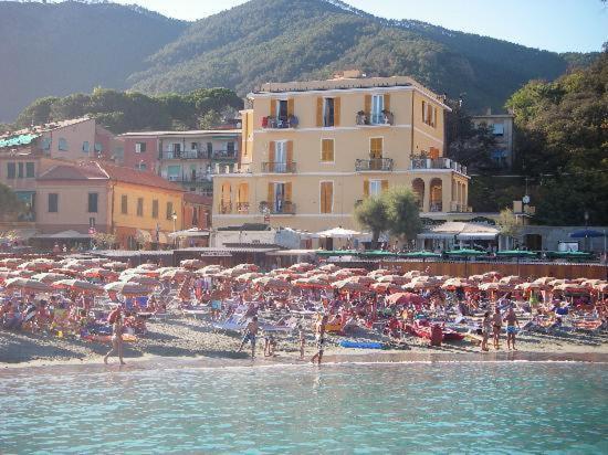 Hotel La Spiaggia Μοντερόσο αλ Μάρε Εξωτερικό φωτογραφία