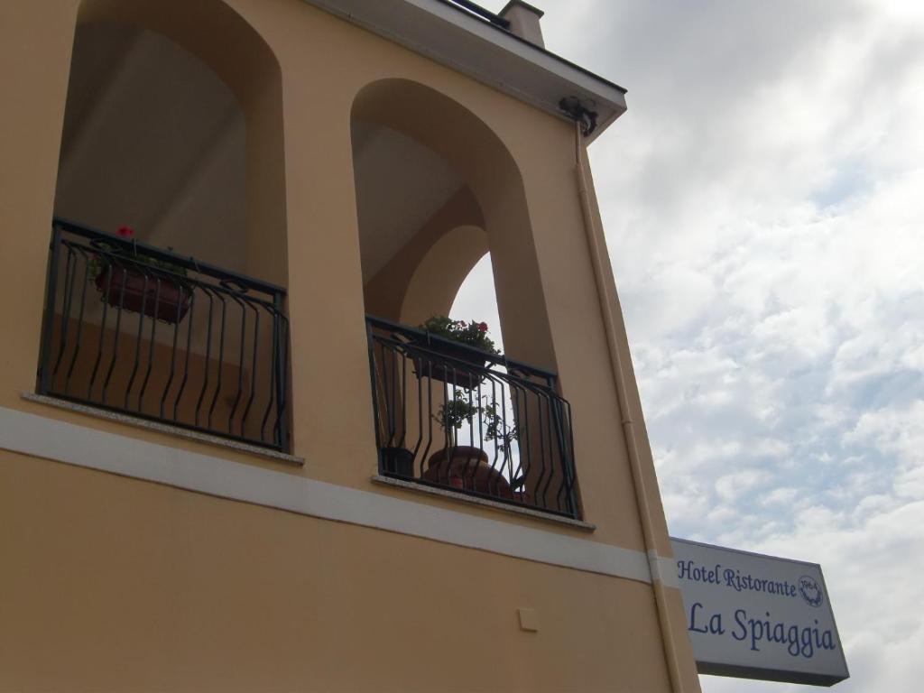 Hotel La Spiaggia Μοντερόσο αλ Μάρε Εξωτερικό φωτογραφία